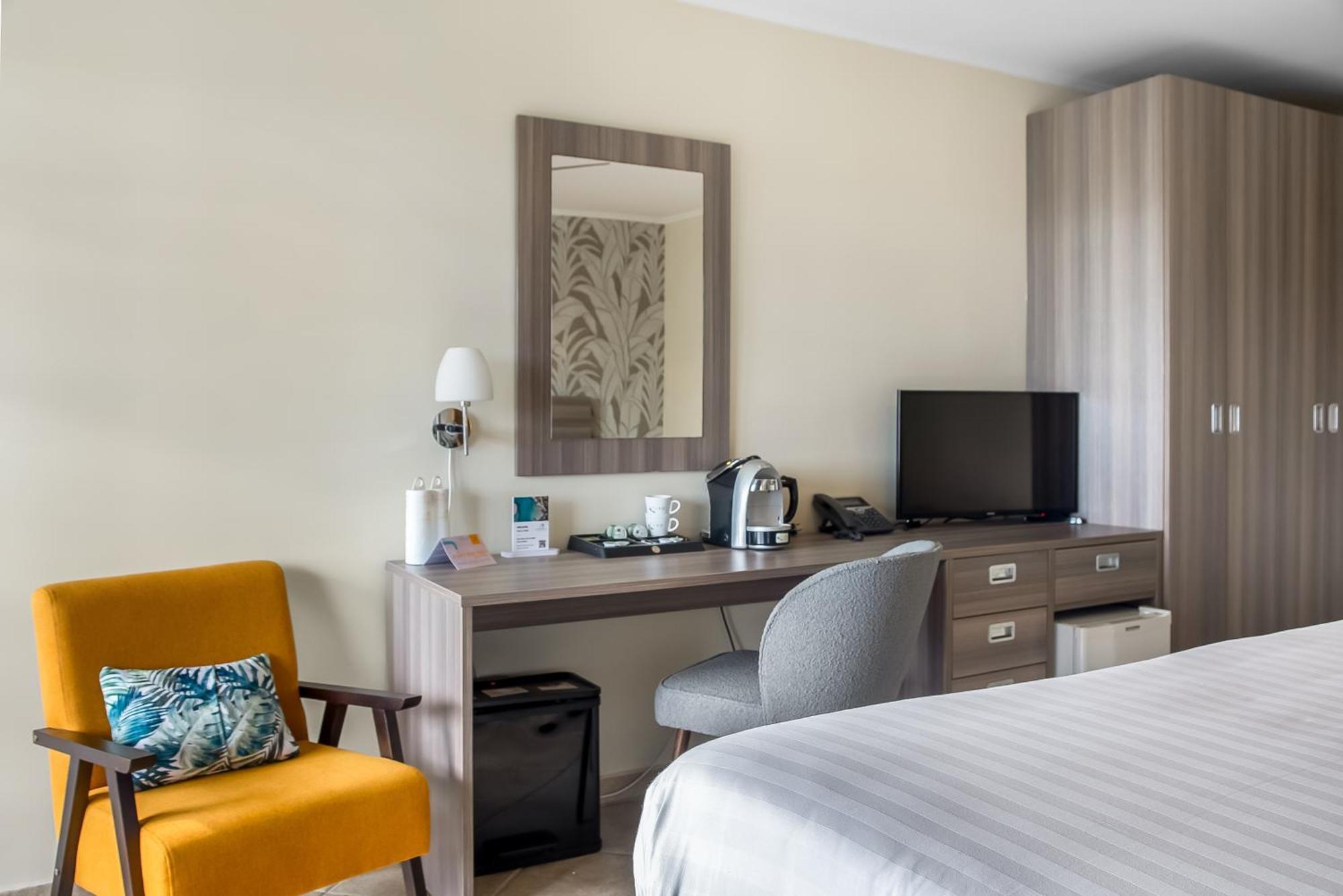 Room Ocean View,1527781303:JPEG